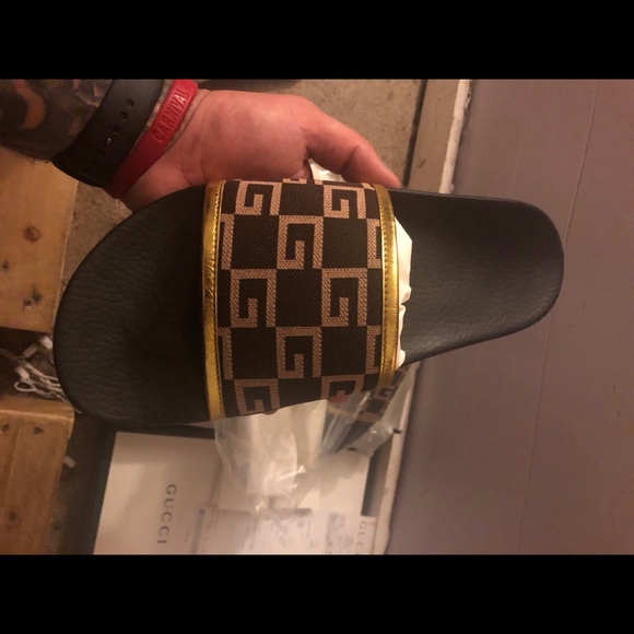 Authentic Gucci Slippers. Mens size 13 - Picture 4 of 4